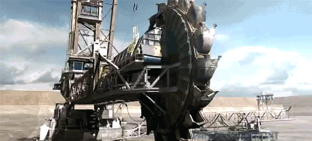 Someone Turned This Massive Earthmover Into A Transformer For Fun