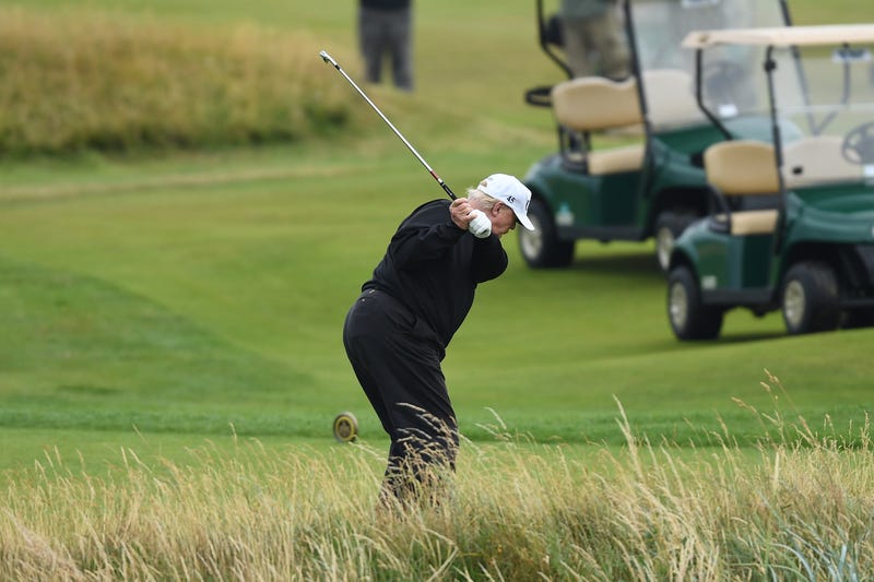 Illustration for article titled Report: Big Dumb President Spent $50,000 On Big Dumb Golf Simulator