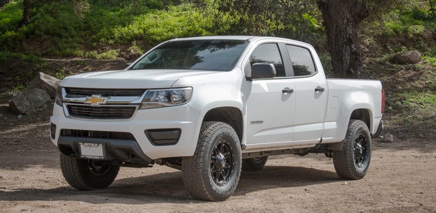 This Unofficial 2015 Chevy Colorado ZR2 Is Your Cheap Mini-Ford Raptor