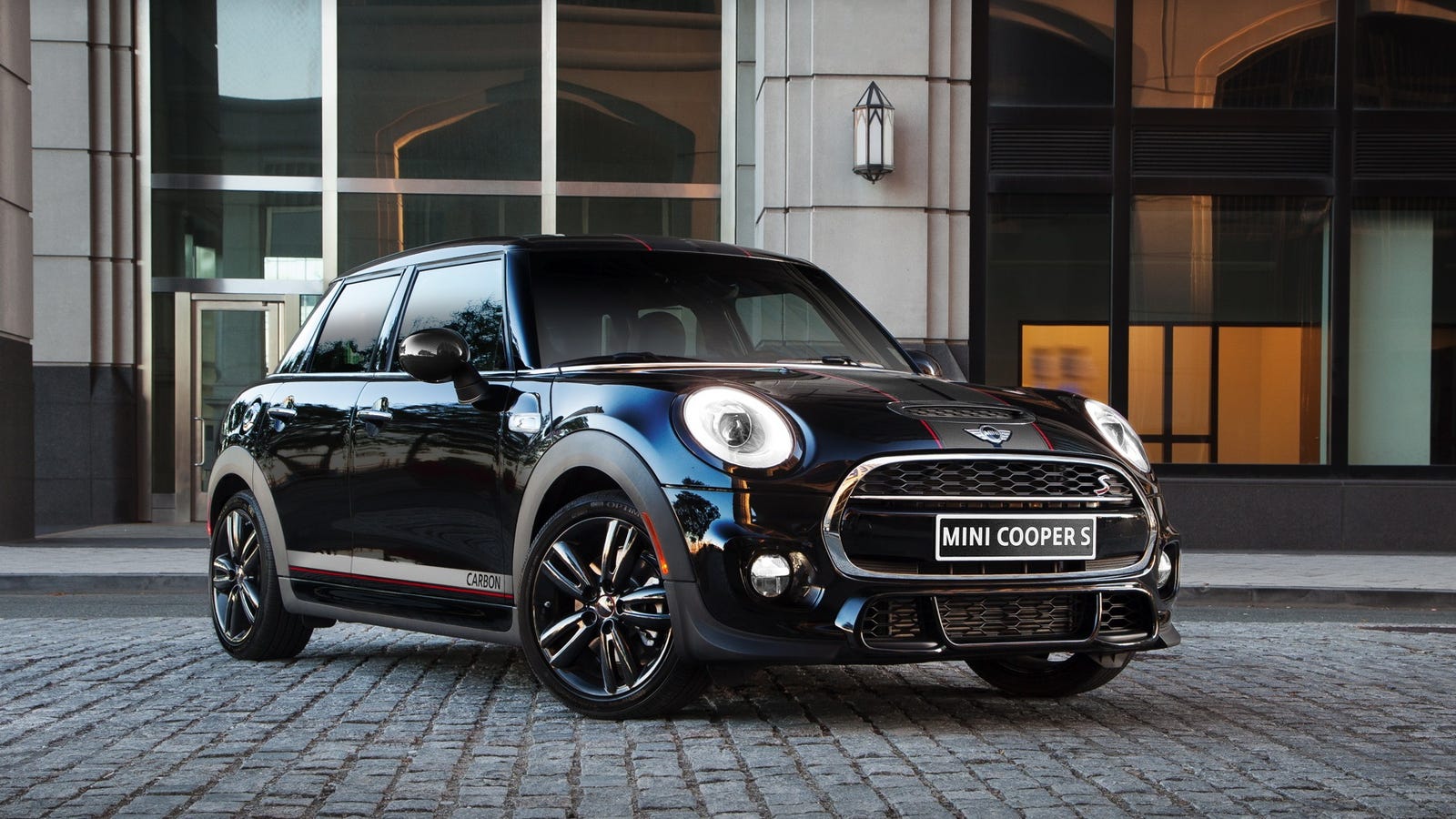Mini Tries To Get Us To Like The 5 Door Cooper S With A