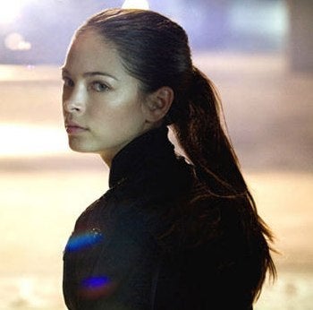 Illustration for article titled Kristin Kreuk Shares Details Behind The Making Of Chun-Li's Power Thighs