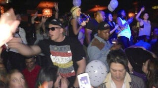 Illustration for article titled Here Are Some Photos Of J.J. Watt Bro-ing Down At The Club