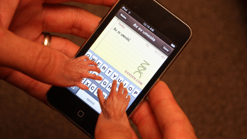 typing fingers on ipad
