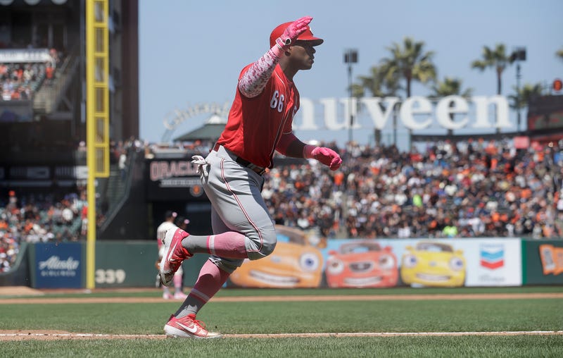 Illustration for an article titled Madison Bumgarner and Yasiel Puig Make Their Long Distance Hate Forever