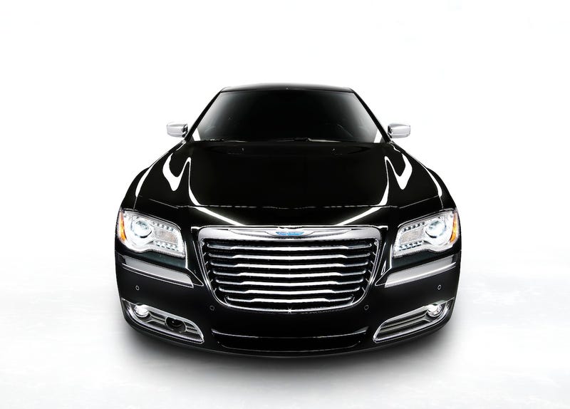 Chrysler 300 Hybrid Coming In 2017 Ceo Sergio Marchionne Told Automotive News Last Week At The Detroit Auto Show That Chrysler Plans To Offer A Gasoline Electric Hybrid Version Of 300