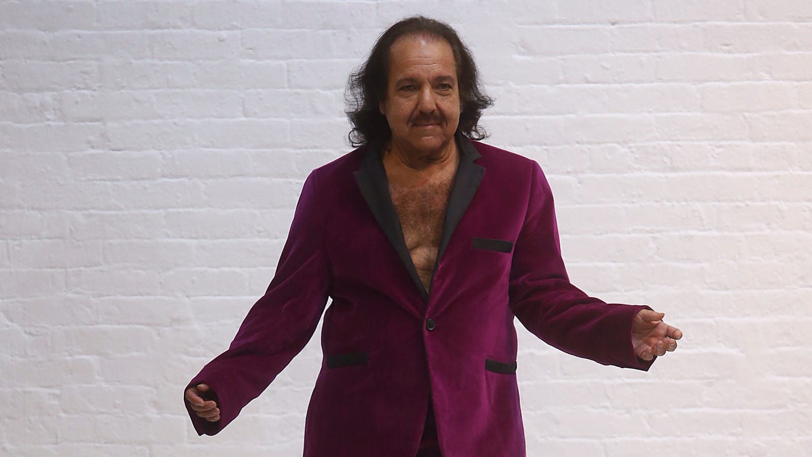 Ron Jeremy Walks Nyfw Runway Amid Sexual Assault Accusations 