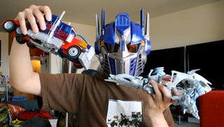 Illustration for article titled Our Fav Transformers Fan Videos