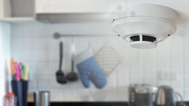 The Best Ways to Stop Your Smoke Detector From Going Off While Cooking thumbnail