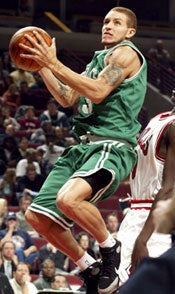 Illustration for article titled Delonte West's Mating Rituals Not All That Effective