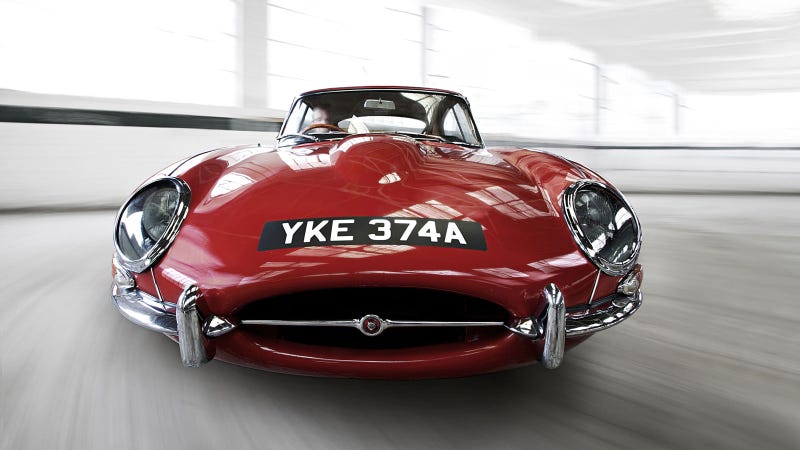 Illustration for article titled Your ridiculously cool Jaguar E-Type wallpaper is here