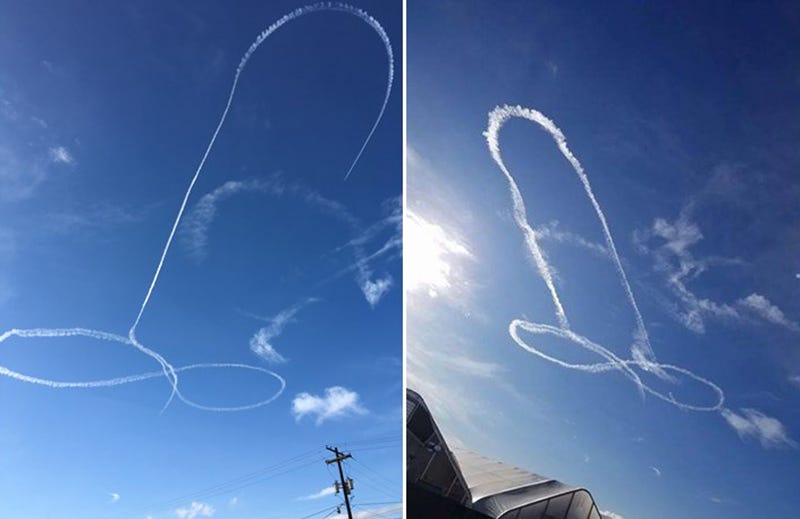 Resultado de imagen para Marina de EEUU se disculpa porque su piloto dibujara un pene en el cielo