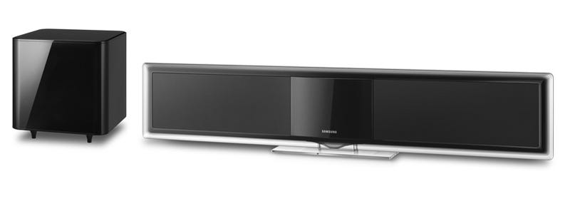 Samsung Ht Bd8200 Is World S First Bd Equipped Home Theater Soundbar Samsung S Ht Bd8200 Soundbar Does The Standard Virtual 5 1 Channel Sound Jig Just Fine Kicker Is That It Plays Blu Ray Discs Streams Netflix Padora