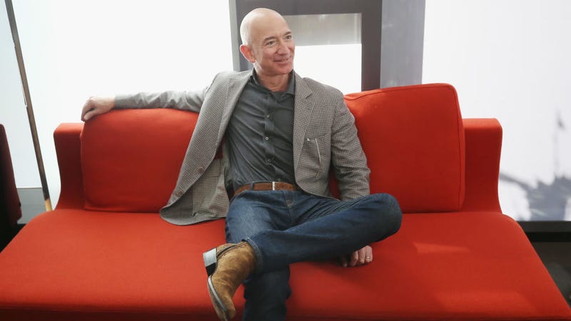 Illustration for article titled Brace Yourselves, This Jeff Bezos Scandal Now Involves Dick Pics