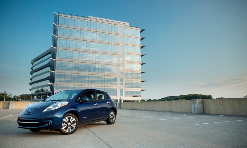Illustration for article titled Toronto Developer Offers Free Nissan LEAF EVs To Condo Buyers