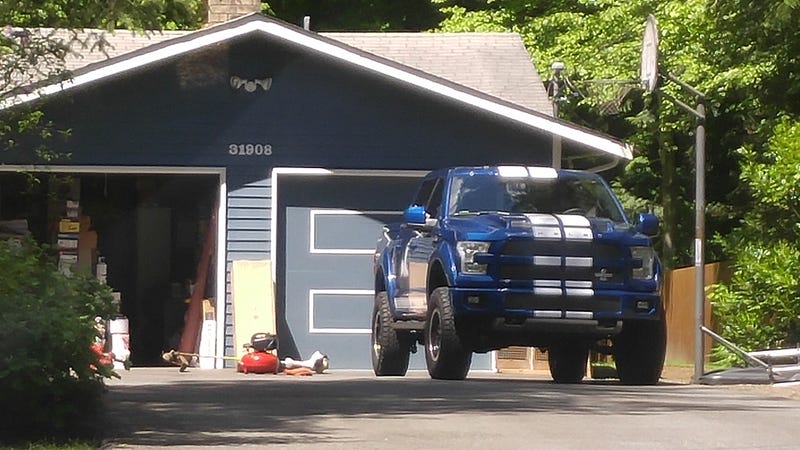 Illustration for article titled Shelby F-150 Super Snake. 750 hp, 5.0 liter supercharged v8. Only 150 produced.