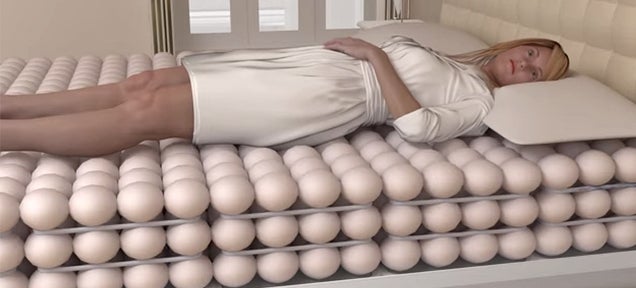Layers of Inflatable Balls Might Just Make This the Greatest Bed Ever