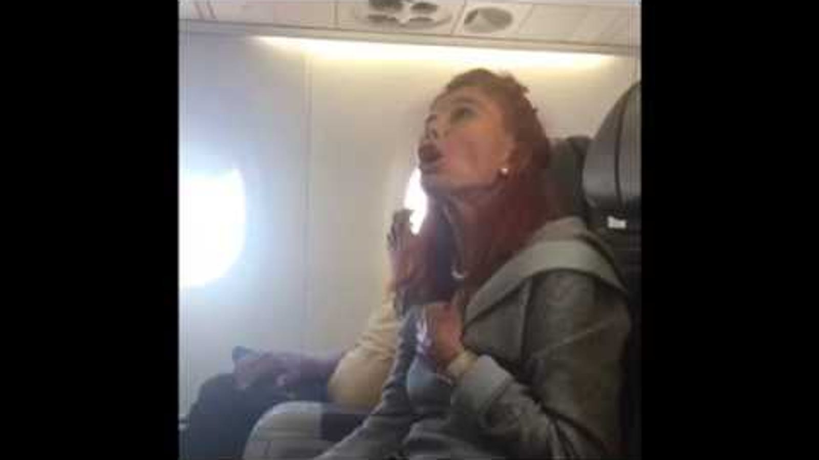 Woman Loses Her Mind Is Removed From Flight After