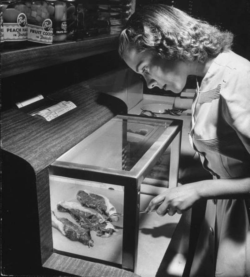 Illustration for article titled Tomorrow's Kitchen (1943)