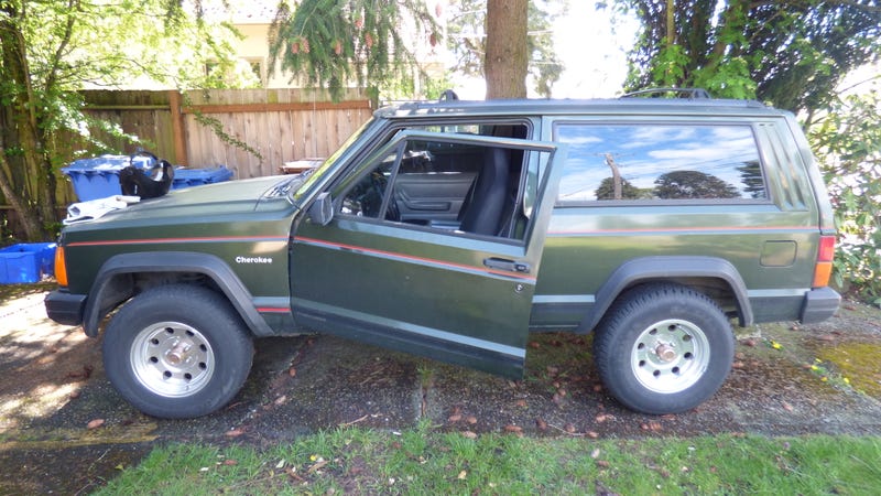 Illustration for article titled Fixing an XJ door hinge