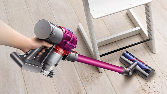 Cut the Cord With This Deeply Discounted Dyson V7 Vacuum