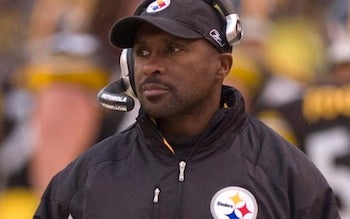 Illustration for article titled Steelers Running Backs Coach "Badly Burned" In House Fire