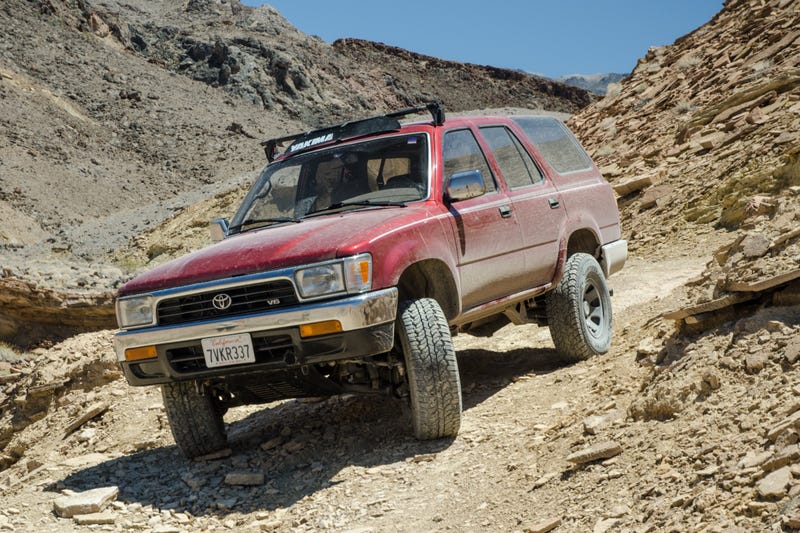Illustration for article titled Overland Cheap Car Challenge - Part 3 - Death Valley