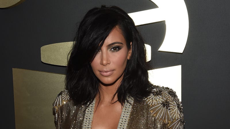 Illustration for article titled Kim Kardashian Is Living Her Best #WifeLife