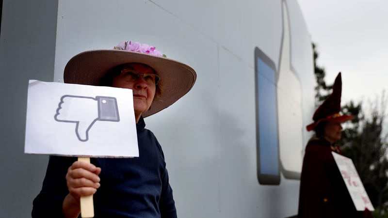 Illustration for article titled 540 Million Facebook User Records Exposed Online, Plus Passwords, Comments, and More