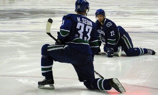 Illustration for article titled Your Sharks/Canucks Game Five Open Thread
