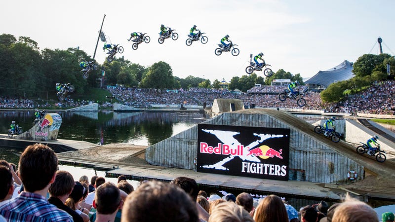 Illustration for article titled Watch Dirt Bikers Go Nuts On The World's Only Floating Motocross Track