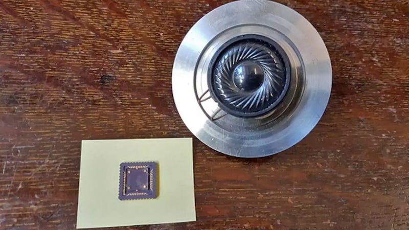 Illustration for article titled A Graphene Speaker With No Moving Parts Uses Heat to Produce Sound