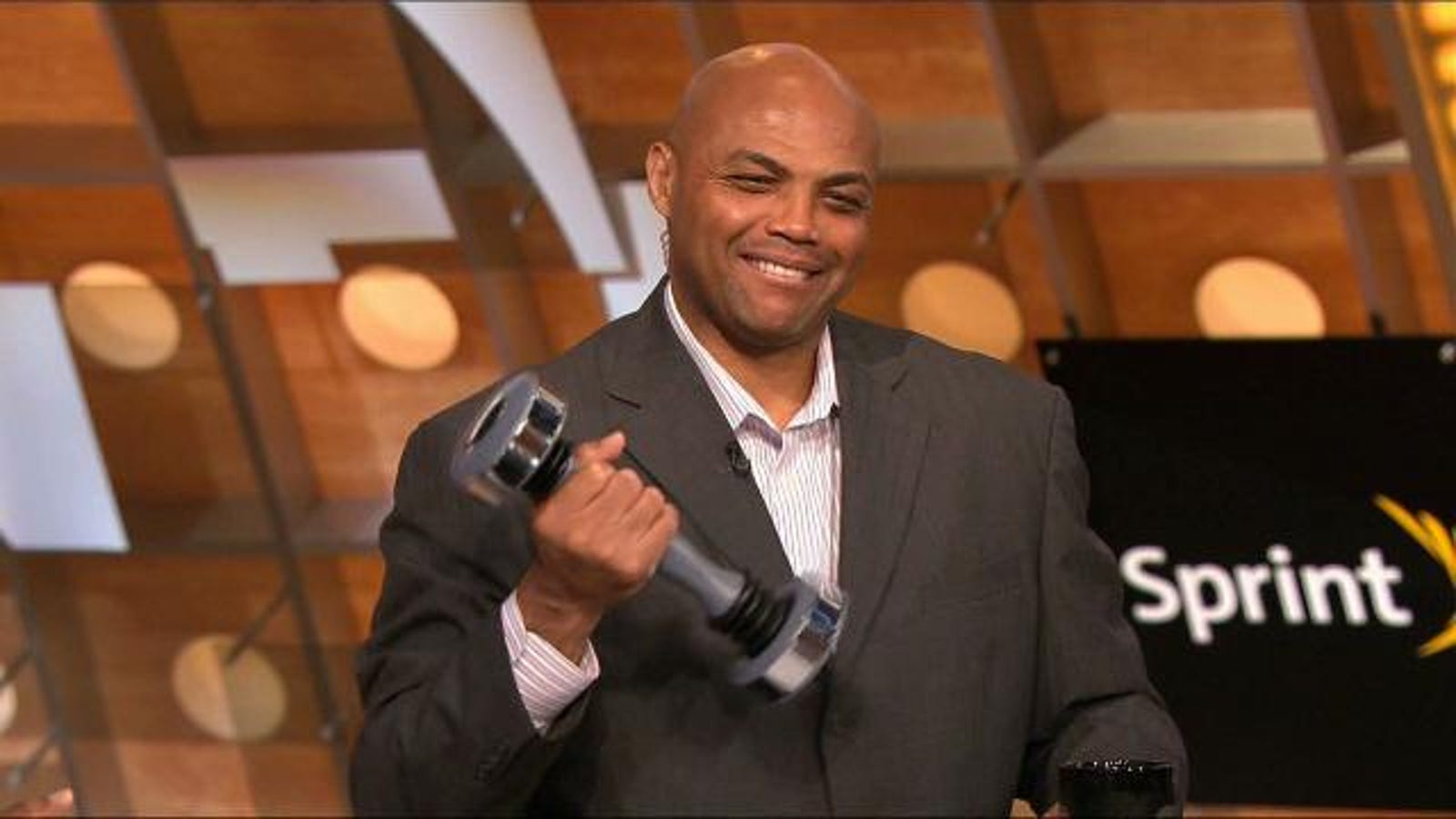 Here Is A Video Of Charles Barkley Using A Shake Weight In Extremely