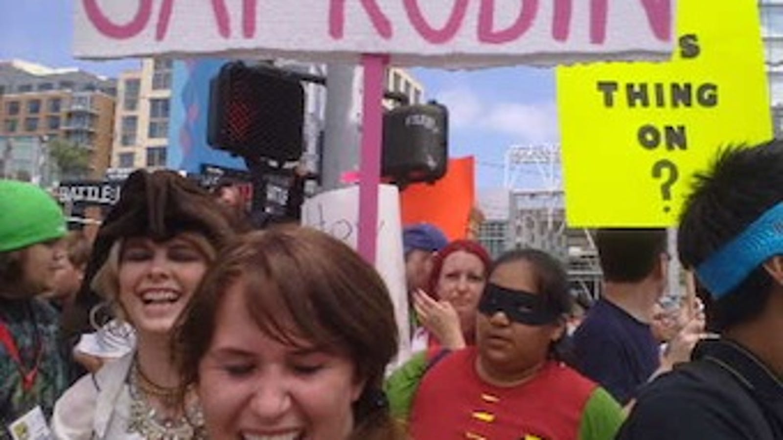Crazy Homophobes Protest Comic Con, Comic Con Protests Back