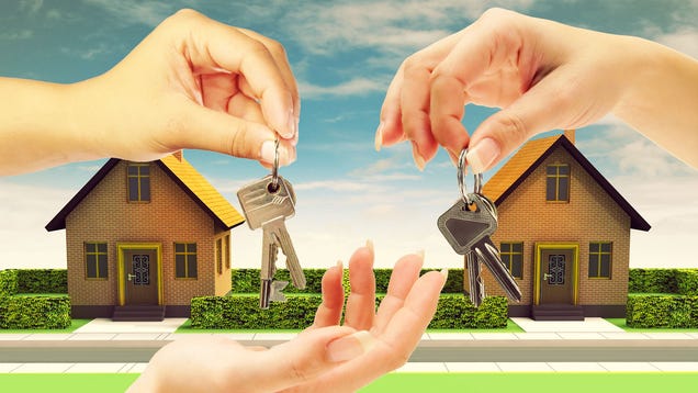 How To Handle Buying and Selling a Home at the Same Time
