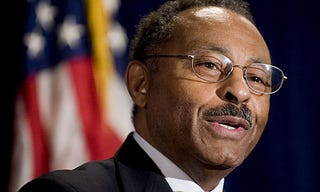 Former Sen. Roland Burris will not run for mayor of Chicago.