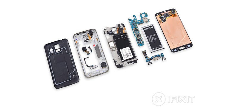 Illustration for article titled Samsung Galaxy S5 Teardown: You Ain't Changing Nothing But Its Battery