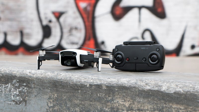 DJI Mavic Air combo Fly More | $799 | Amazon Foto: Gizmodo