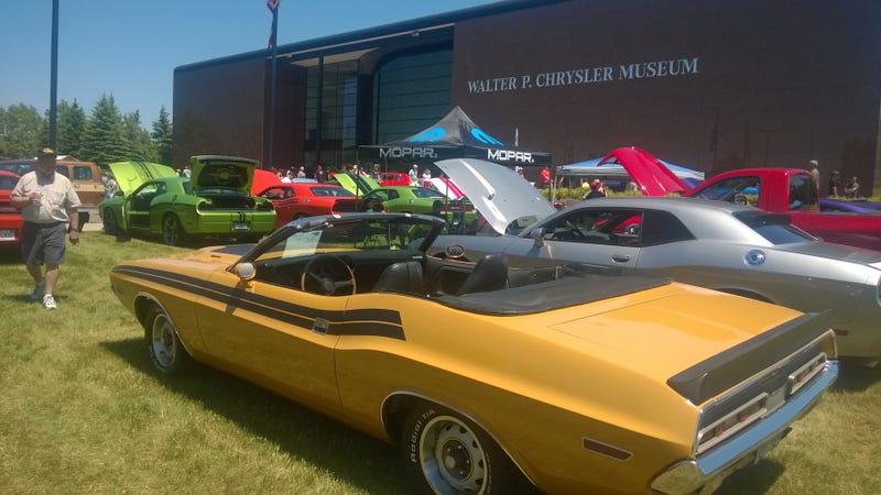 Illustration for article titled The Chrysler Employee Car Show Was Ballin'tastic