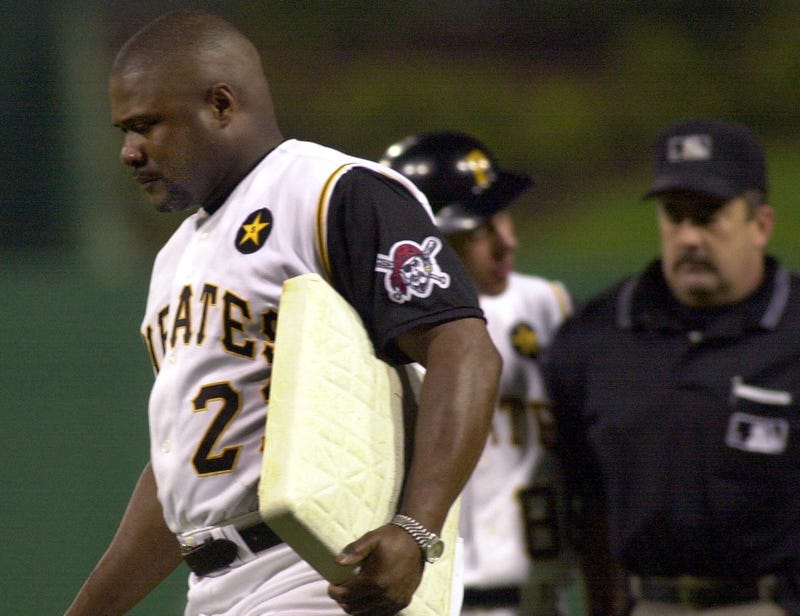 Illustration for article titled 17 Years Ago Today, Lloyd McClendon Stole First Base