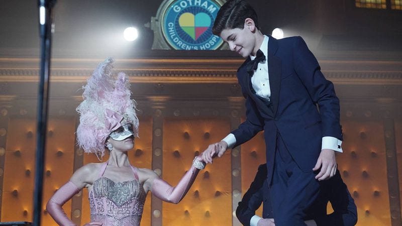 Illustration for article titled Gotham delivers a shaky episode while losing its most compelling character