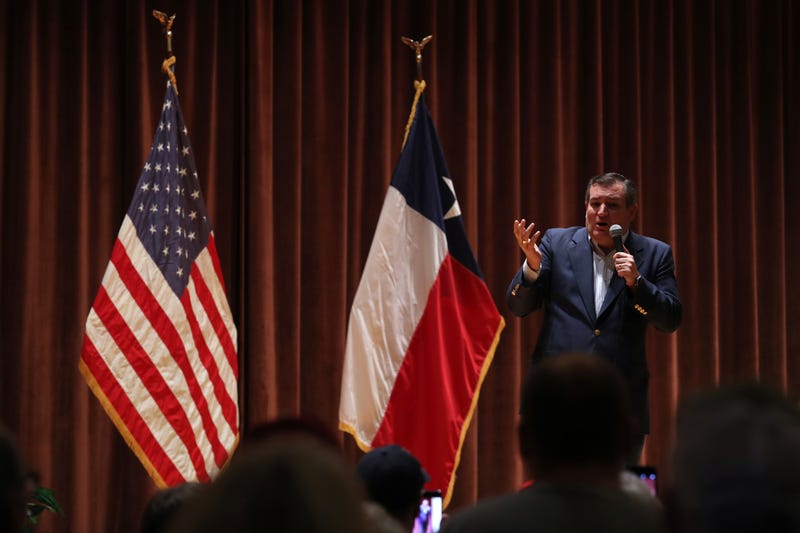 Illustration for article titled Texas Senator Ted Cruz Is Big Mad That A Former CIA Director Endorsed Beto O'Rourke