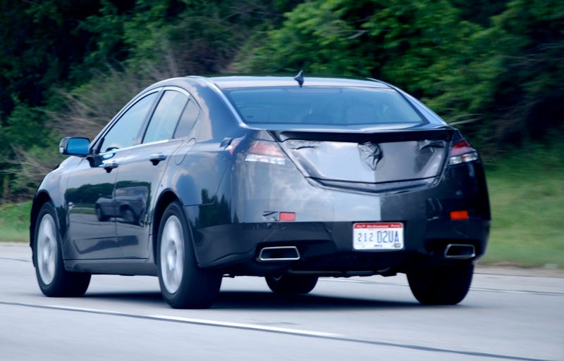 2009 Acura TL Shows Us Its Rear End Yet Again