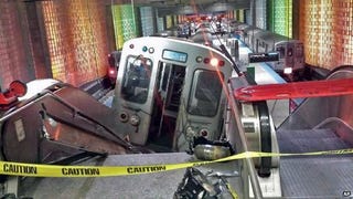 Illustration for article titled Chicago Train Derails inside O'Hare, 32 injured
