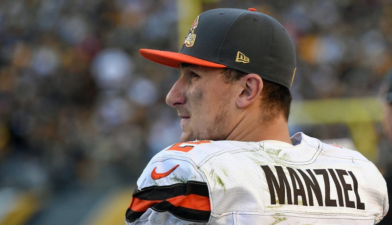 Illustration for article titled Johnny Manziel's Ex-Girlfriend Told Cops He Hit Her Several Times (Updated)