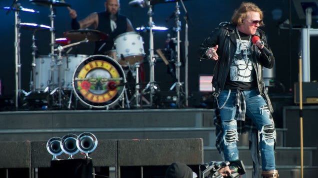 Axl Rose Isn T Knockin On Heaven S Door But He Did Have To Cut