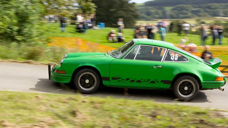 Illustration for article titled Your ridiculously cool Porsche Carrera RS wallpaper is here