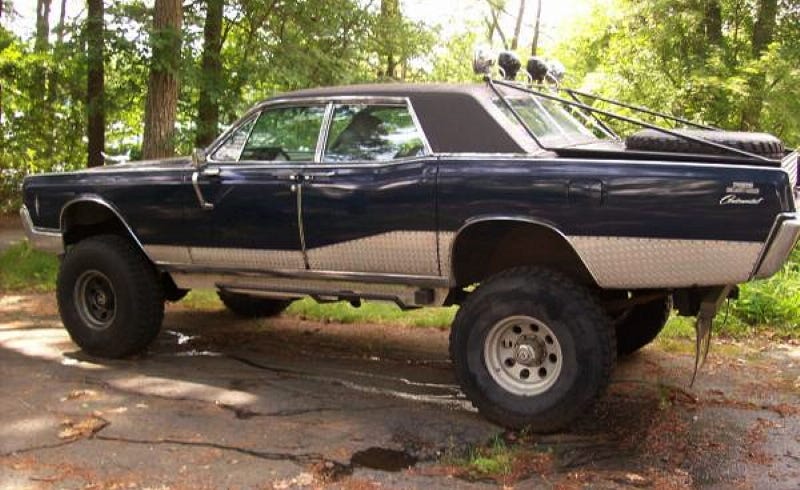 Illustration for article titled Could This 1966 Continental 4X4 Pull $9,000?