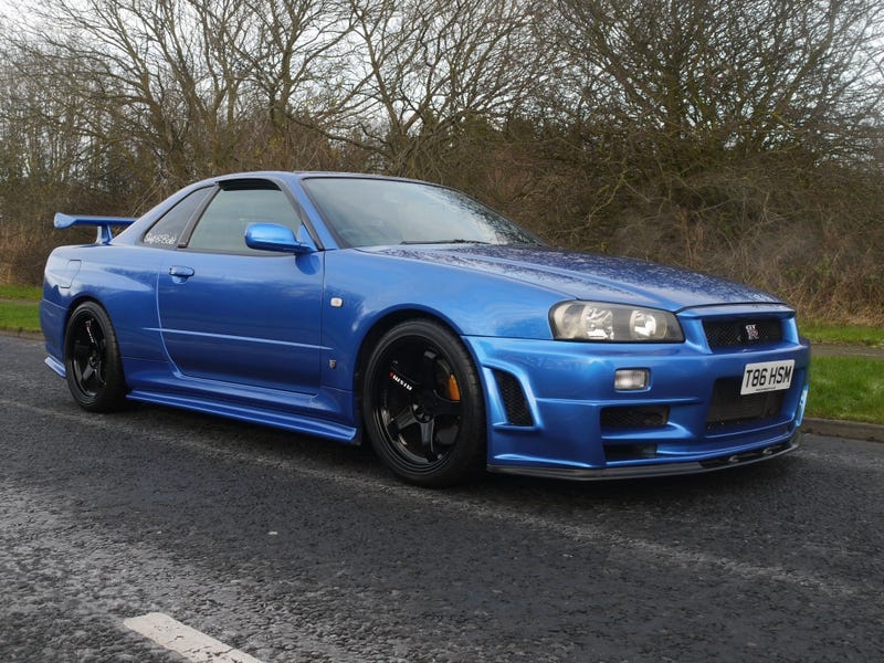 Illustration for article titled Oh yeah, saw an R34 GT-R today.