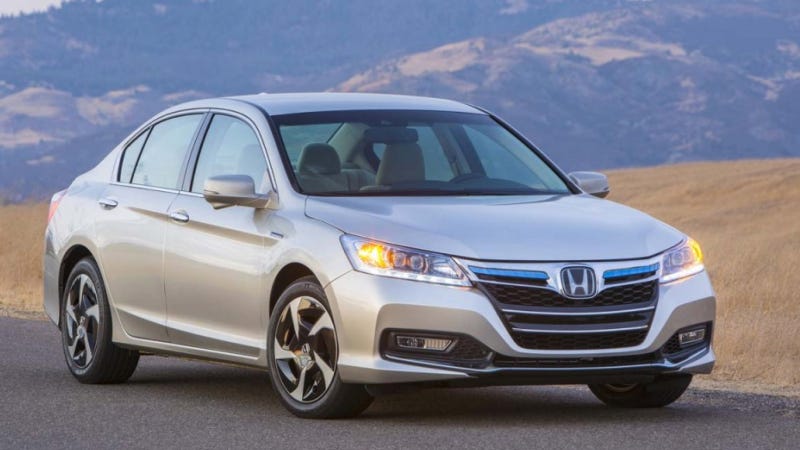 Illustration for article titled The 2014 Honda Accord Plug-In Looks Like It Had Bad Facial Reconstruction Surgery