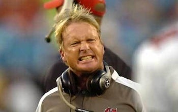 Illustration for article titled THIS GUY Will Be Calling MNF For Another Five Years